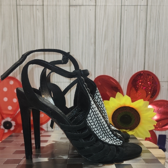 Aldo Black and White Heels - Picture 5 of 8